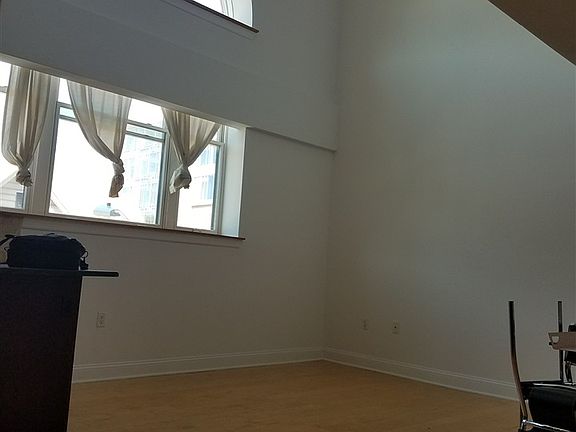 3rd image of 769 Montgomery St #219