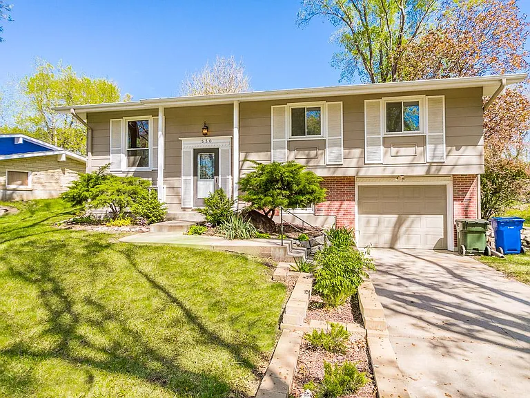 530 W Broadview Dr — Photo 18