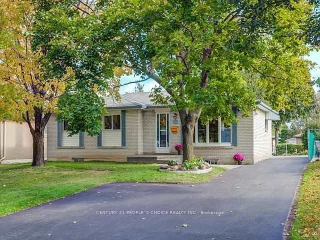 1st image of 13 Brookdale Cres