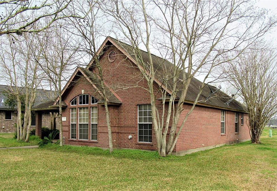 1st image of 139 Silverbell Cir