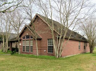 139 Silverbell Cir, Lake Jackson, TX 77566