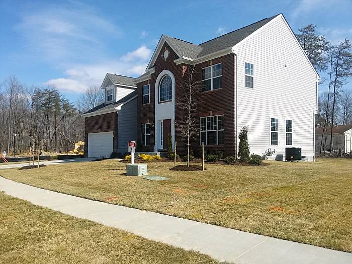 Exterior Bennington Model