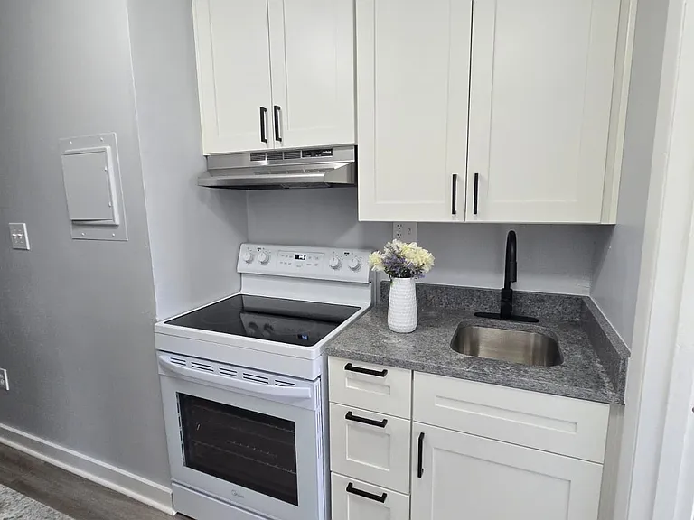 1906 Monongahela Ave #3 — Photo 9