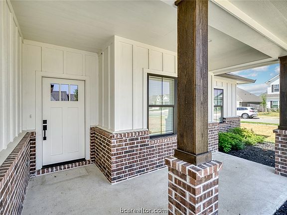 5th image of 2105 Aleppo Ct