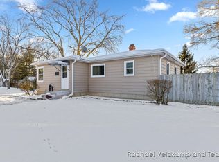 1362 Bowdoin St SE, Kentwood, MI 49508