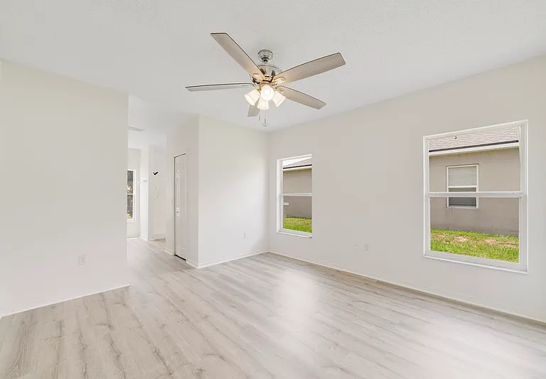 566 Hummingbird Ct — Photo 6
