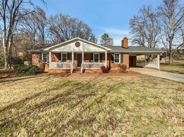 1206 Crowders Mountain Rd, Bessemer City, NC 28016