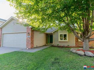 240 W Chadderton Dr, Lincoln, NE 68521