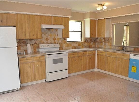 2nd image of 11334 Bandlon Dr