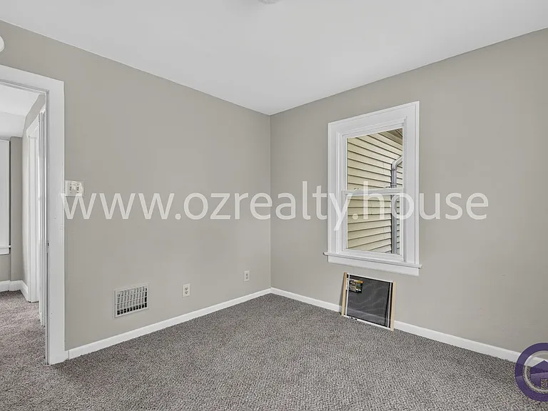 2034 Berkshire Pl — Photo 14