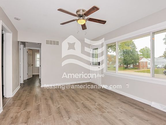 135838_003_wm_-_living_room_13262021.jpg