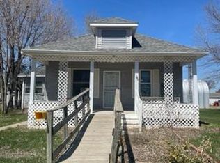 316 4th St W, Mobridge, SD 57601