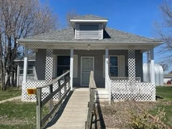 316 4th St W, Mobridge, SD 57601