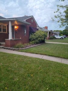 2682 Webster St, Trenton, MI, 48183