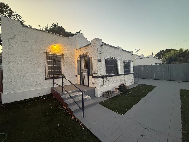 732 NW 12th Ct — Photo 4