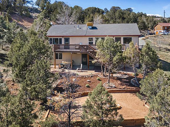 3rd image of 318 Mesa Dr