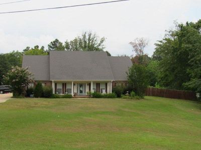 22 G Hollow Cv, Grenada, MS, 38901