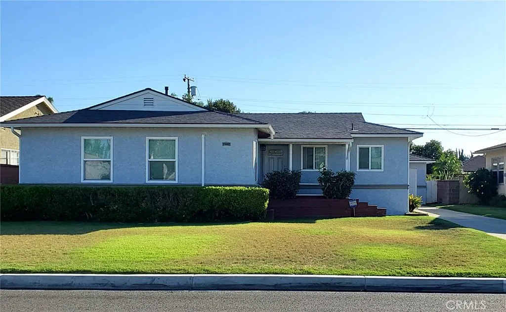 3 bed, 1170 sqft, $3,950 — Photo 1
