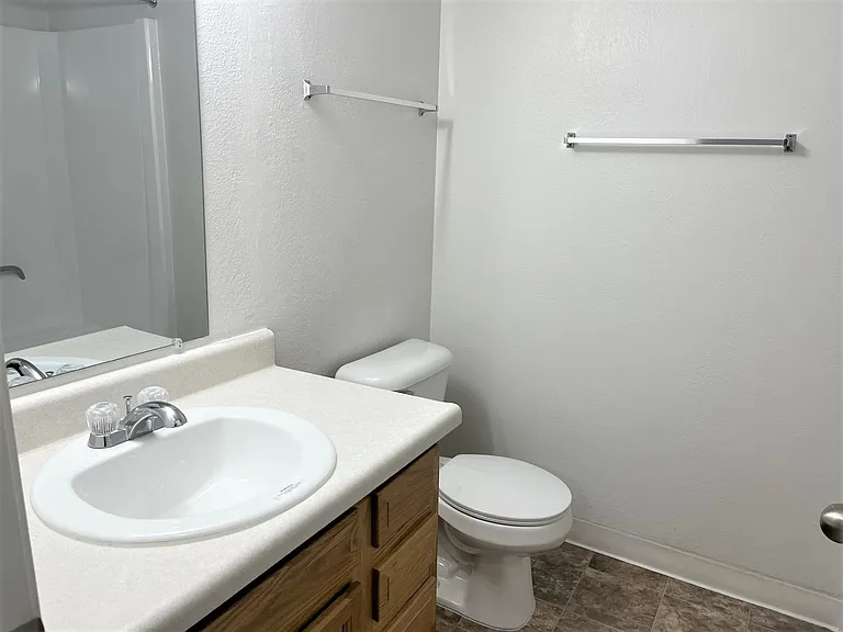 Thornridge Apartments — Photo 134