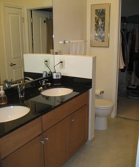 309 Holland Ln #325 — Photo 9