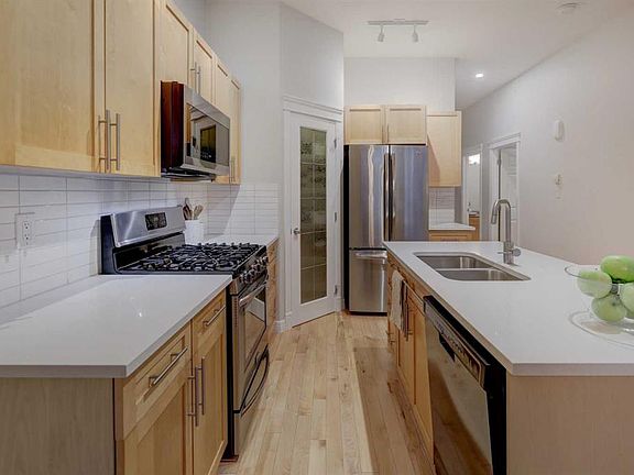 3rd image of 57 NE Discovery Ridge Hl SW