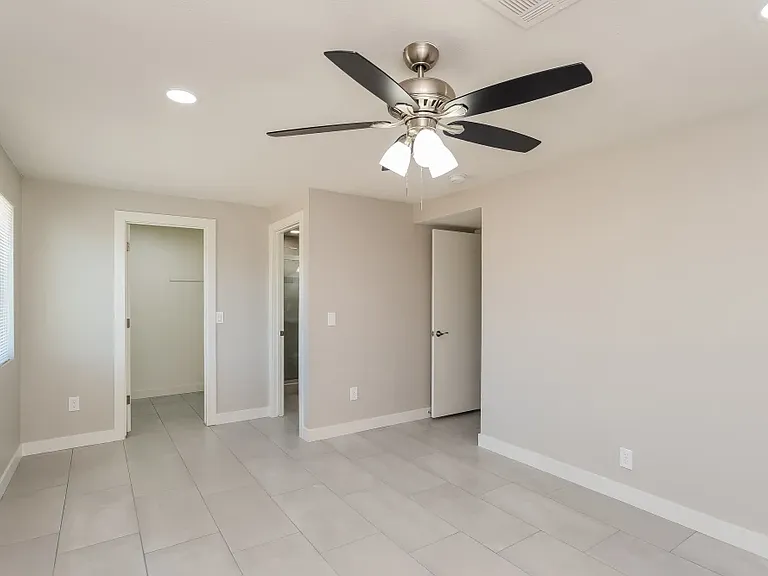 5222 W Hatcher Rd — Photo 6