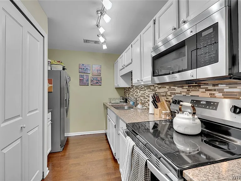 200 Lakefront Blvd #303 — Photo 13