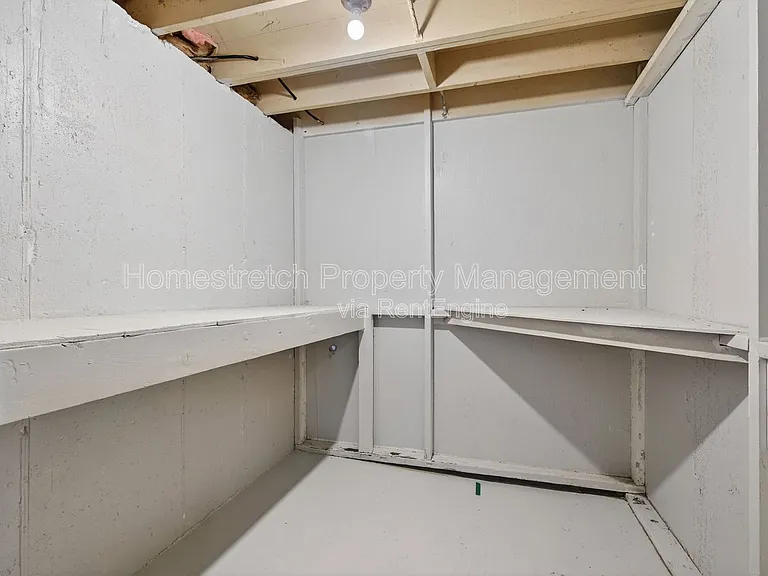10201 Gourock Dr — Photo 25