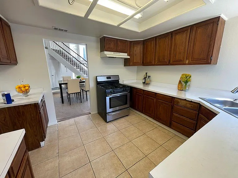 680 Woodcrest Dr #B — Photo 10