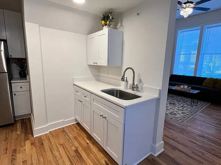 106 E Broad St — Photo 12