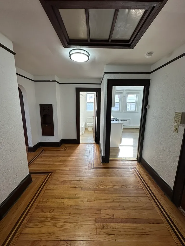796 Inwood Terrace — Photo 3