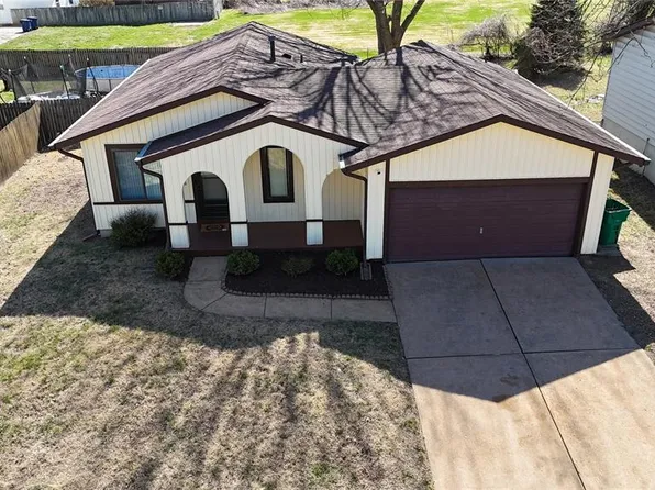 1618 Ventnor Pl, Florissant, MO 63031