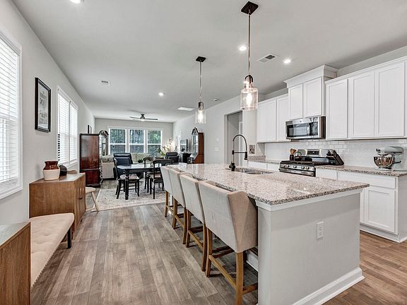 5th image of 111 Coppersmith Dr