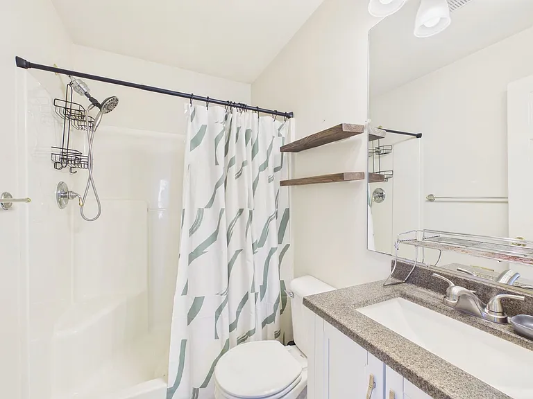 413 Waverly Rd — Photo 9