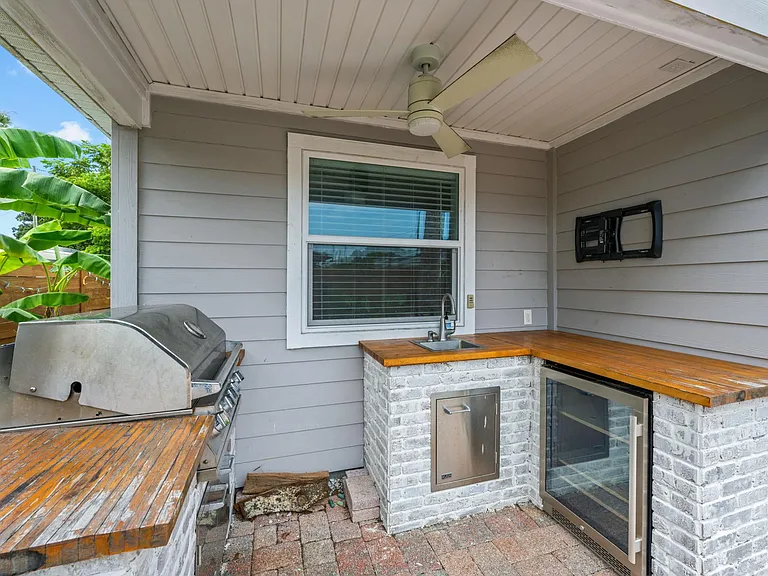 537 Margaret St — Photo 27