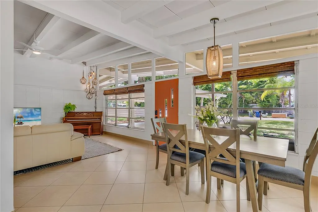 2 bed, 1.0 bath, 1224 sqft, $2,350 — Photo 3