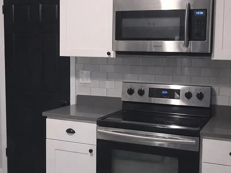 734 Burgess Ave — Photo 9