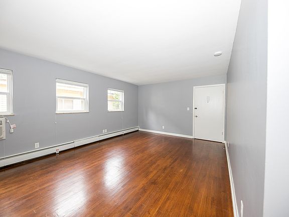 3rd image of 4118 Eileen Dr APT 1