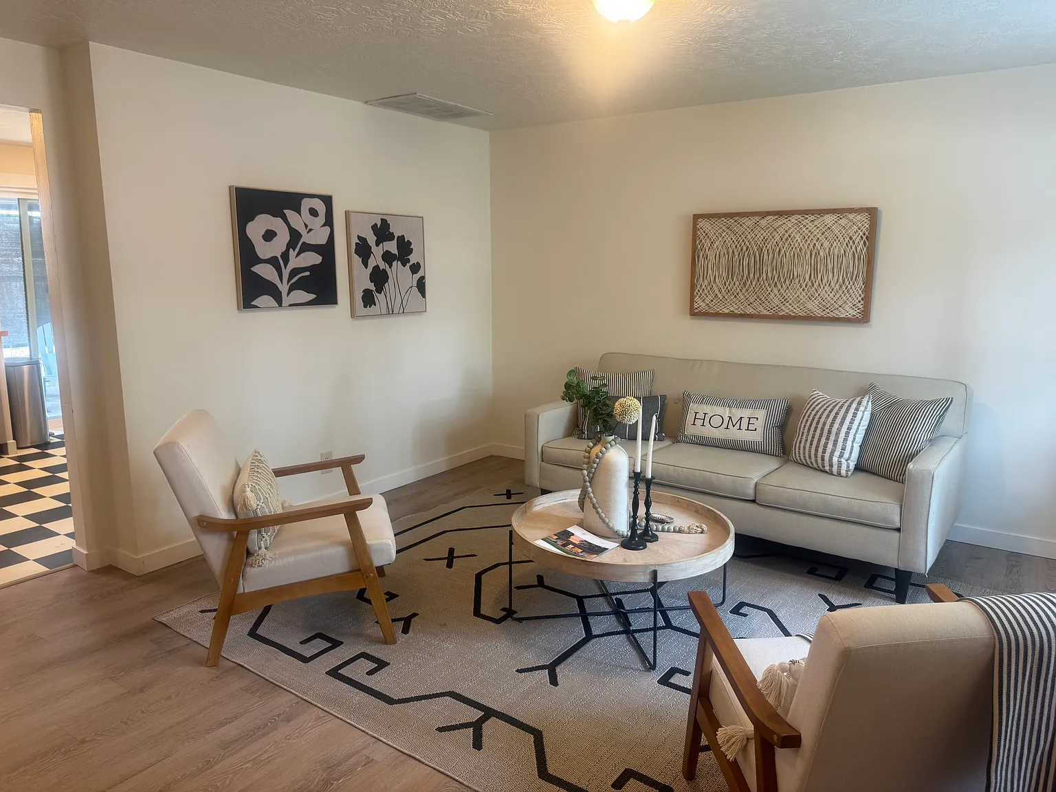 2 bed, 832 sqft, $2,725 — Photo 2