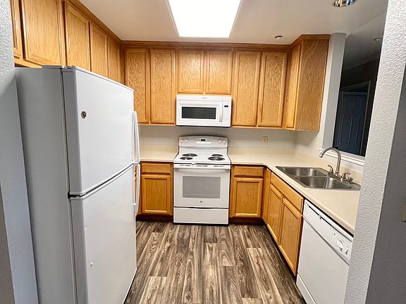 2nd image of 540 S El Camino Real APT 203