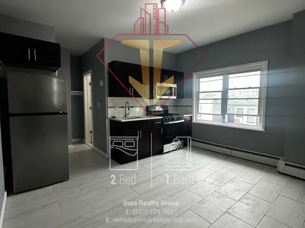 139 W 54th St #4, Bayonne, NJ 07002