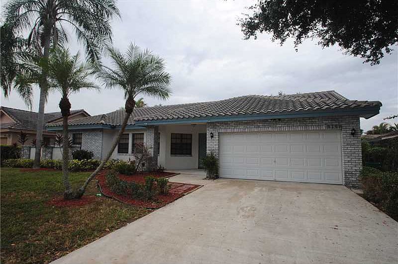 1st image of 5500 NW 58th Ave