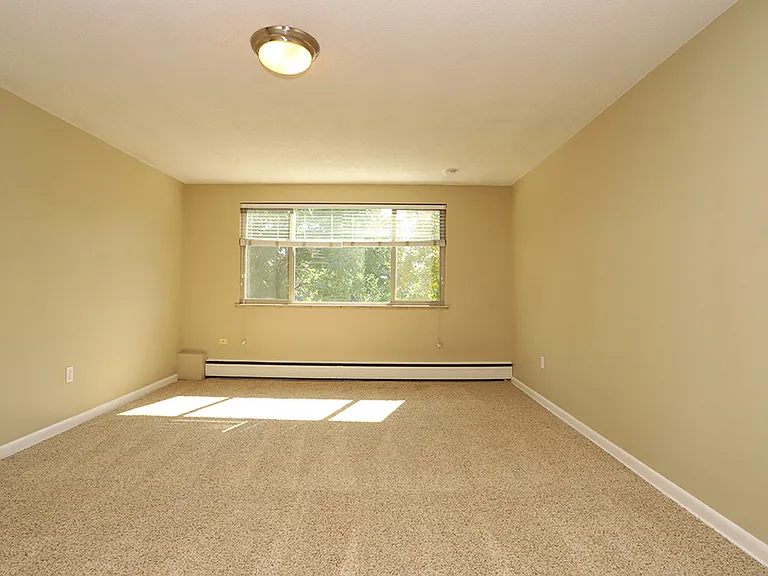 Kent Apartments — Photo 23