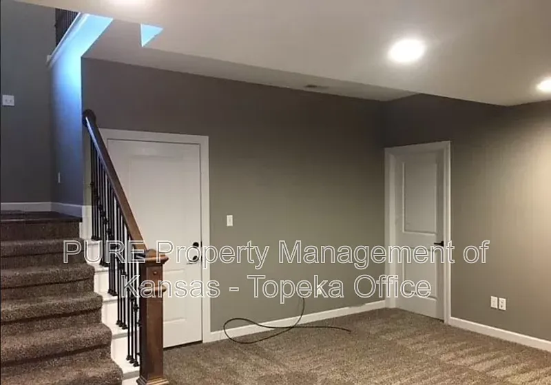 3 bed, 2.0 bath, 2051 sqft, $1,950 — Photo 4