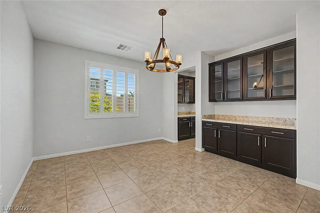 3 bed, 2.5 bath, 2539 sqft, $3,250 — Photo 2