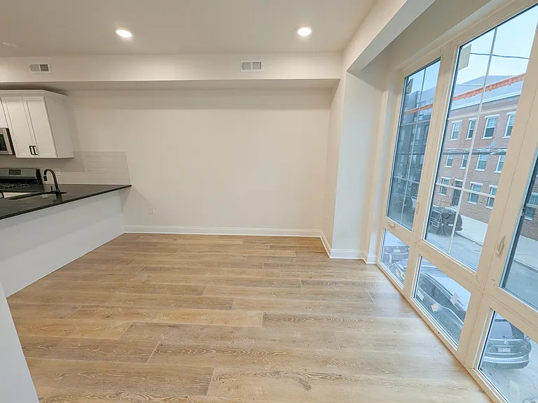 1921 N 4th St #2 — Photo 10