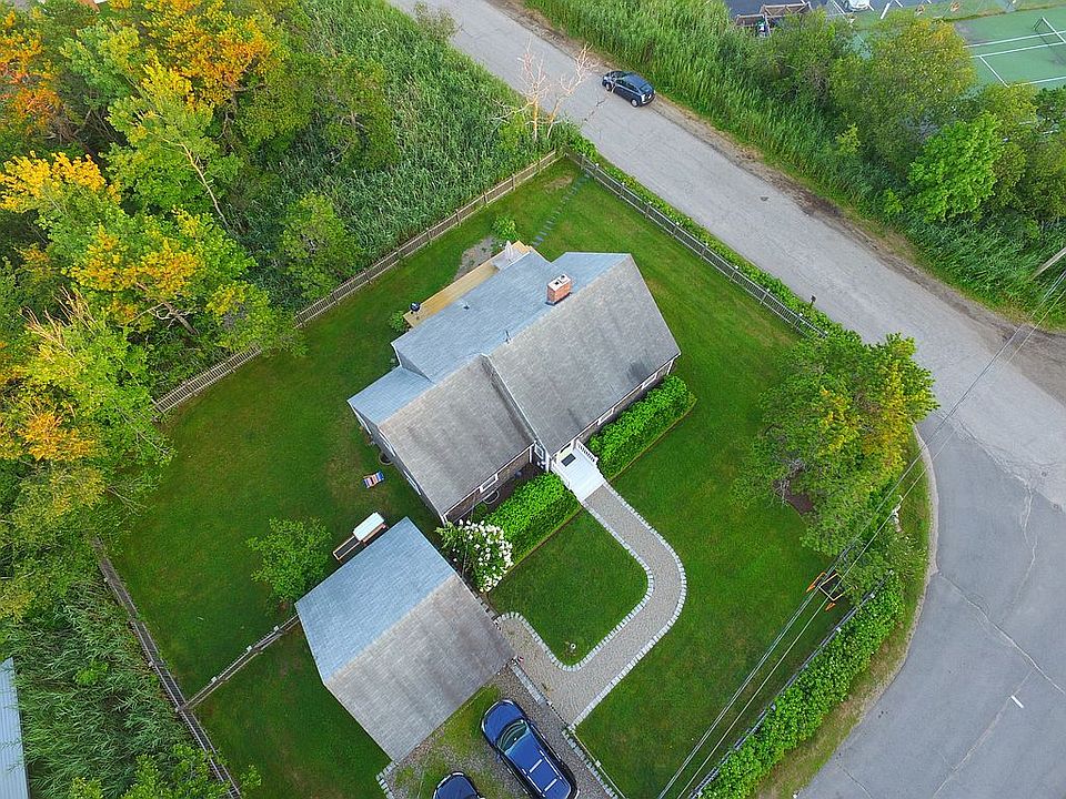 1st image of 40 Bayberry Ave