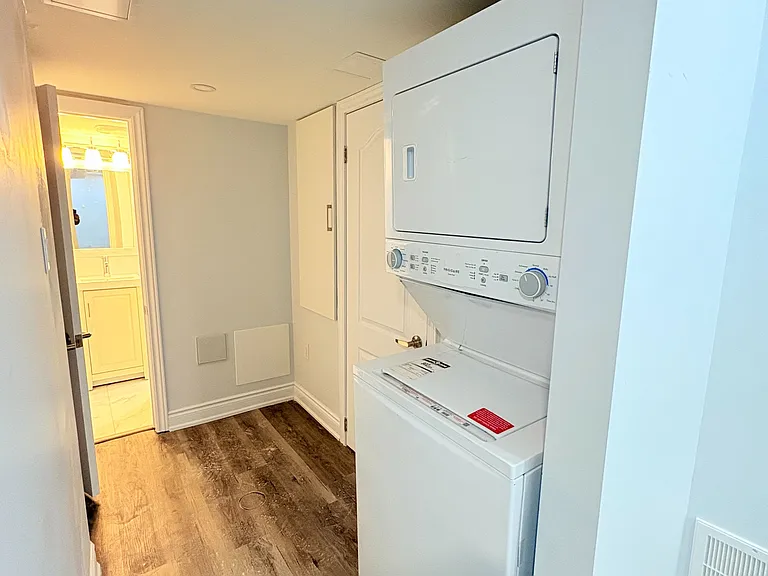 11 Meadow Wood Cres #BASEMENT — Photo 17
