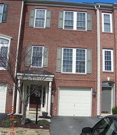 2nd image of 1044 Hotchkiss Pl