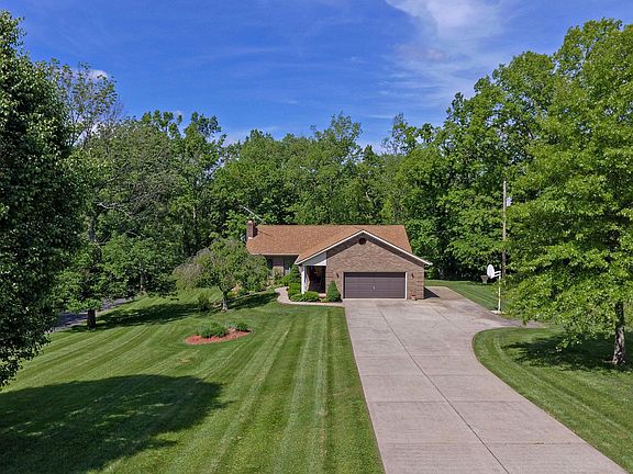 4th image of 297 Deerwood Ct